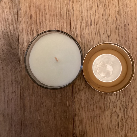 NEW Bath & Body Works Home Rainforest Gardenia Scented 4 ounce candle - Picture 4 of 5